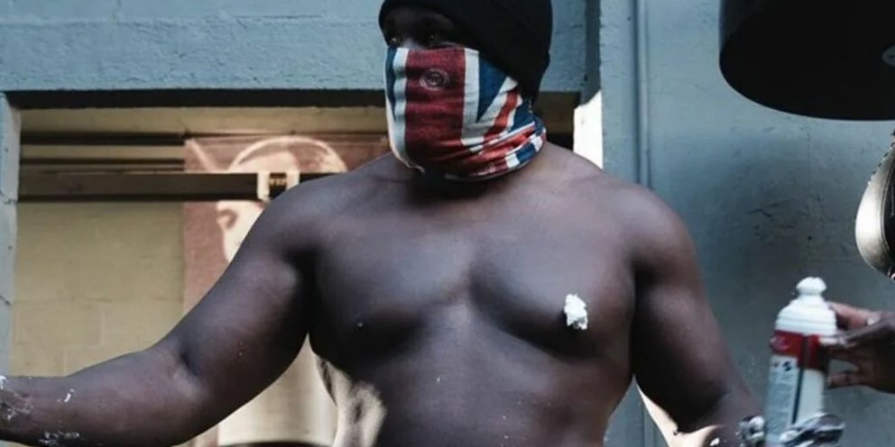 Preview Derek Chisora Challenged to £50,000 Bet on Love Island Star Ahead of Misfits Boxing Fight