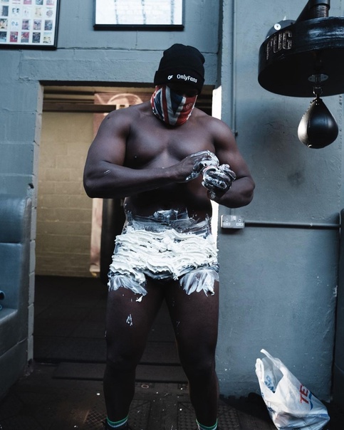Preview Derek Chisora Faces Awkward Dinner Rejection on Camera