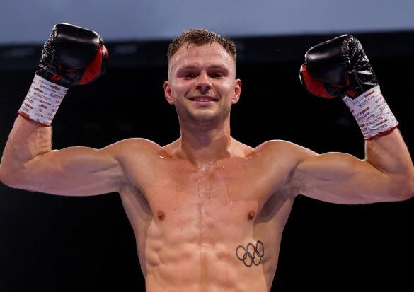 Olympic Bronze Medalist Lewis Richardson Dominates Pro Debut, Ready for Birthday Curry