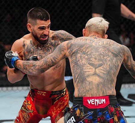 Alexander Volkanovski Predicts Early Knockout in Topuria vs. Oliveira Clash