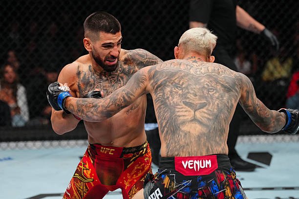 Preview Alexander Volkanovski Predicts Early Knockout in Topuria vs. Oliveira Clash