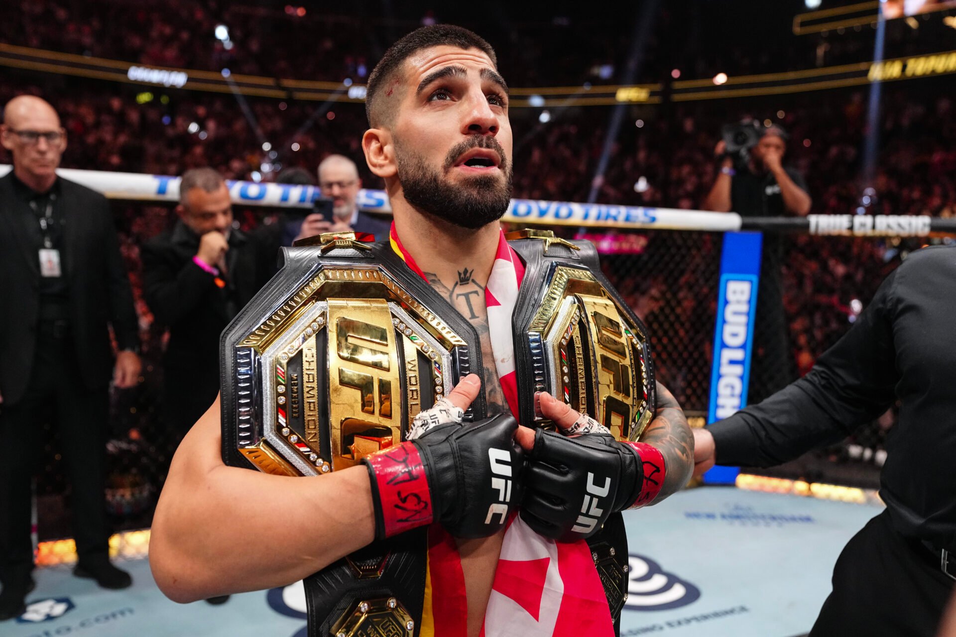 Preview UFC star ‘settles’ best boxer debate by ranking himself above Ilia Topuria… ‘He’s not an elite boxer’