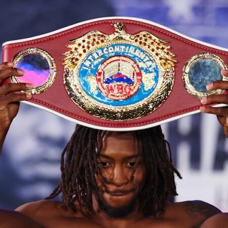 Davis Loses Title on Scales, Fight with De Los Santos Canceled