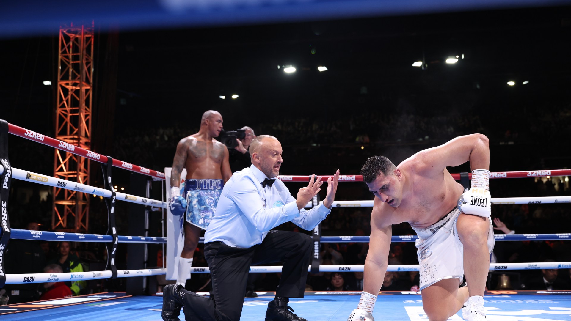 Preview Wardley Secures Dramatic Early Stoppage Against Huni