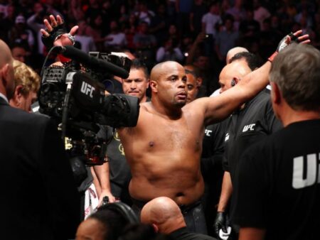 Daniel Cormier insists ‘Patchy Mix won that fight’ as ex-Bellator champion loses again at UFC 320