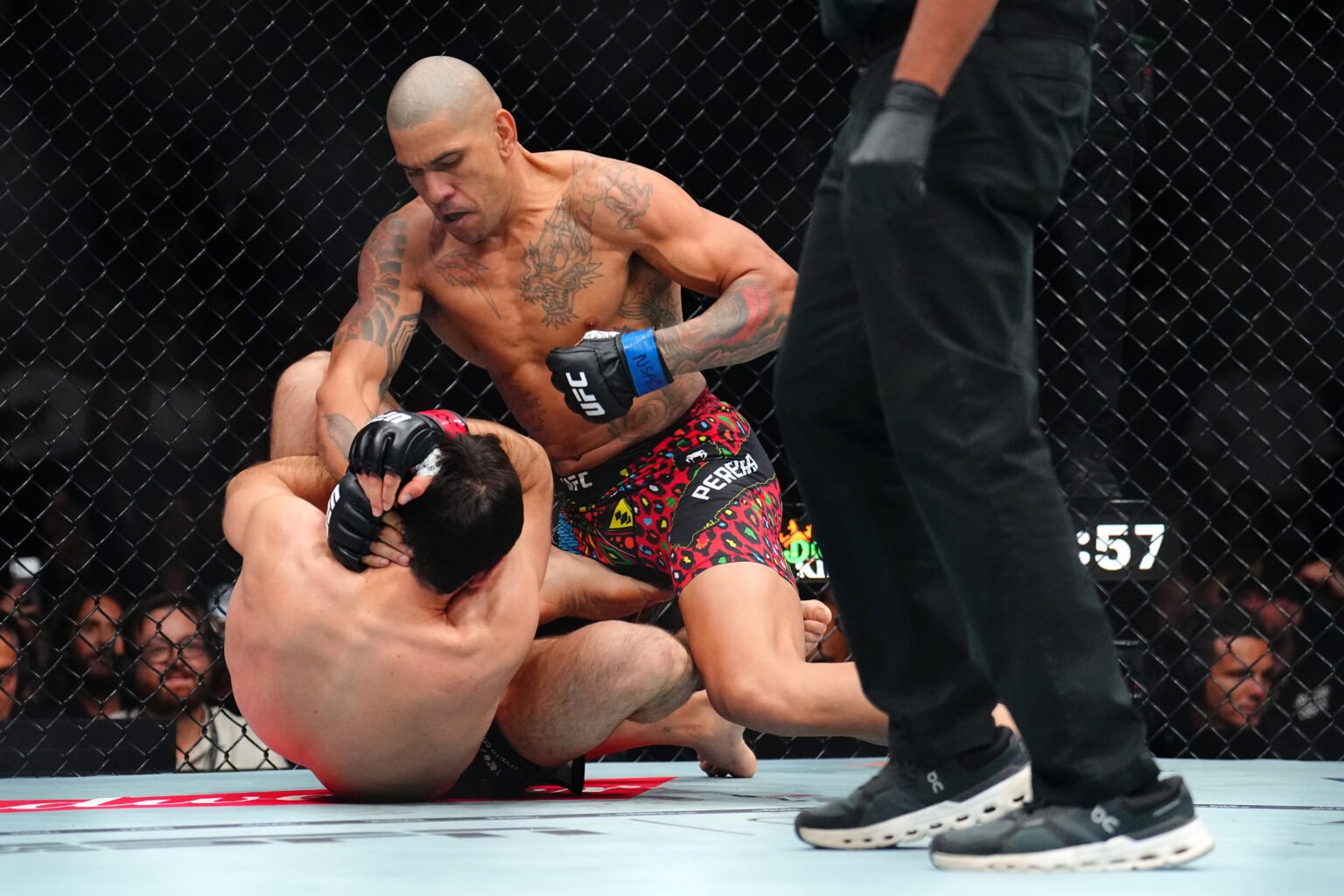 Preview ‘He’s on!’ Israel Adesanya Reacts to Alex Pereira’s Latest UFC Knockout