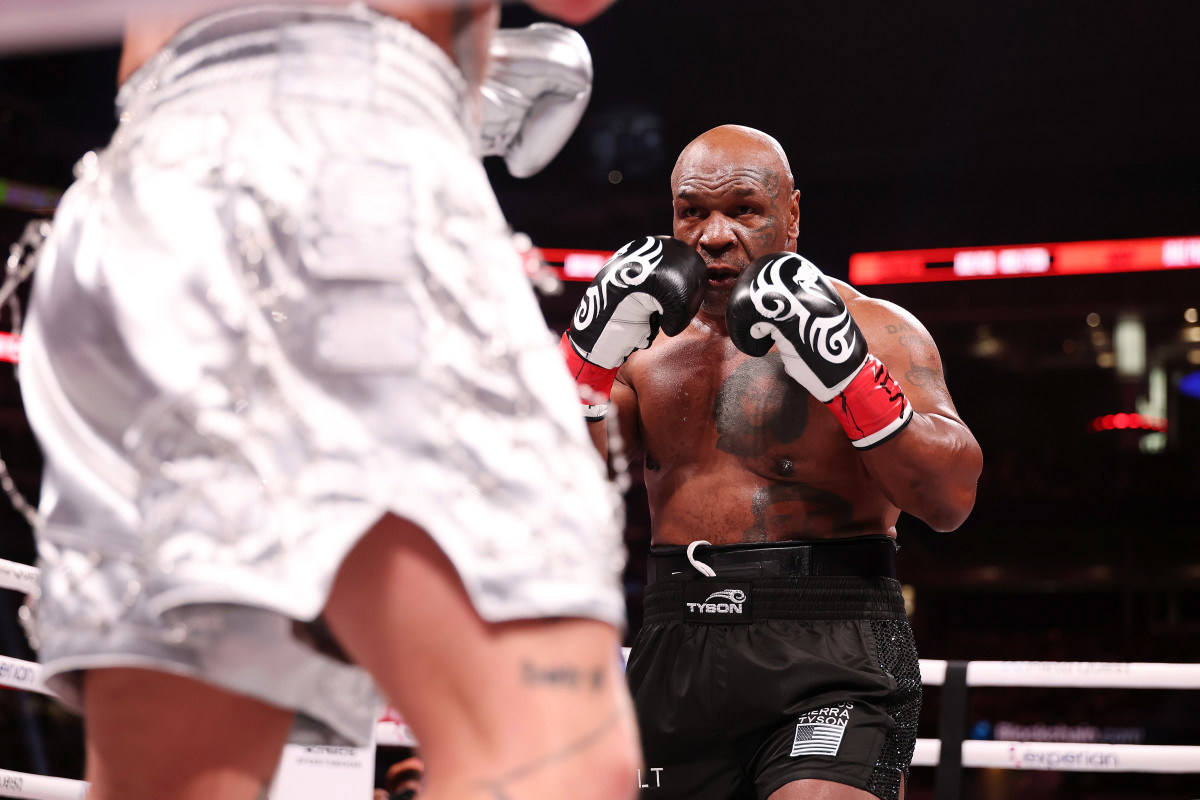 Preview Mike Tyson says he makes more per fight than the top 5 UFC stars combined
