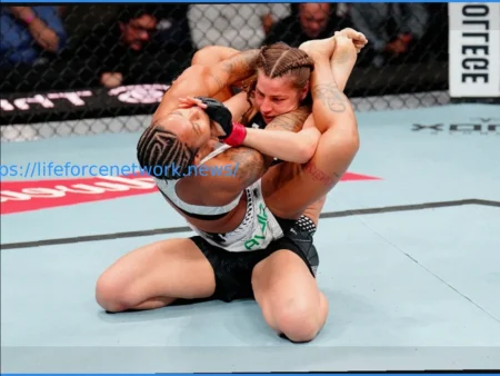 Джасмин Джасудавичус опровергает слухи о запрещенном предмете во рту во время боя UFC