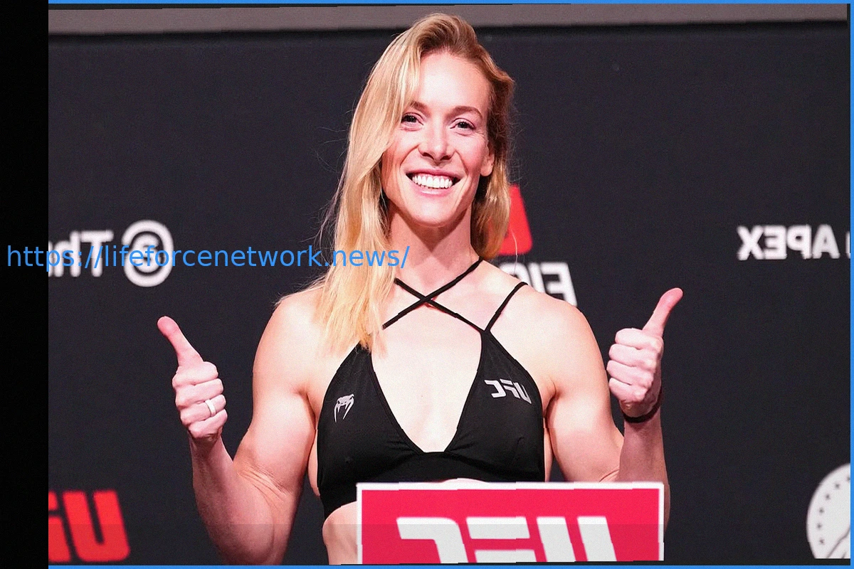 Preview Referee Swiftly Intervenes to Protect Knocked-Out UFC Fighter